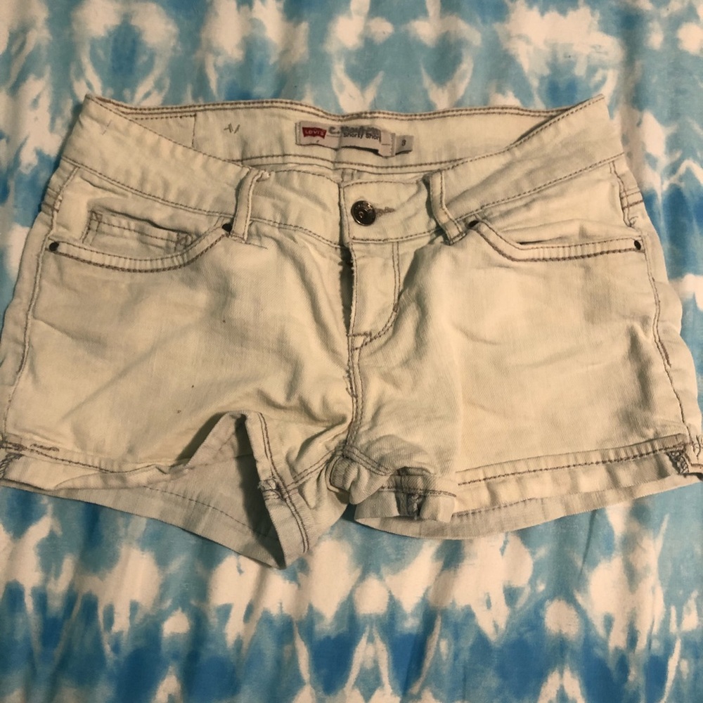 White Levi shorts